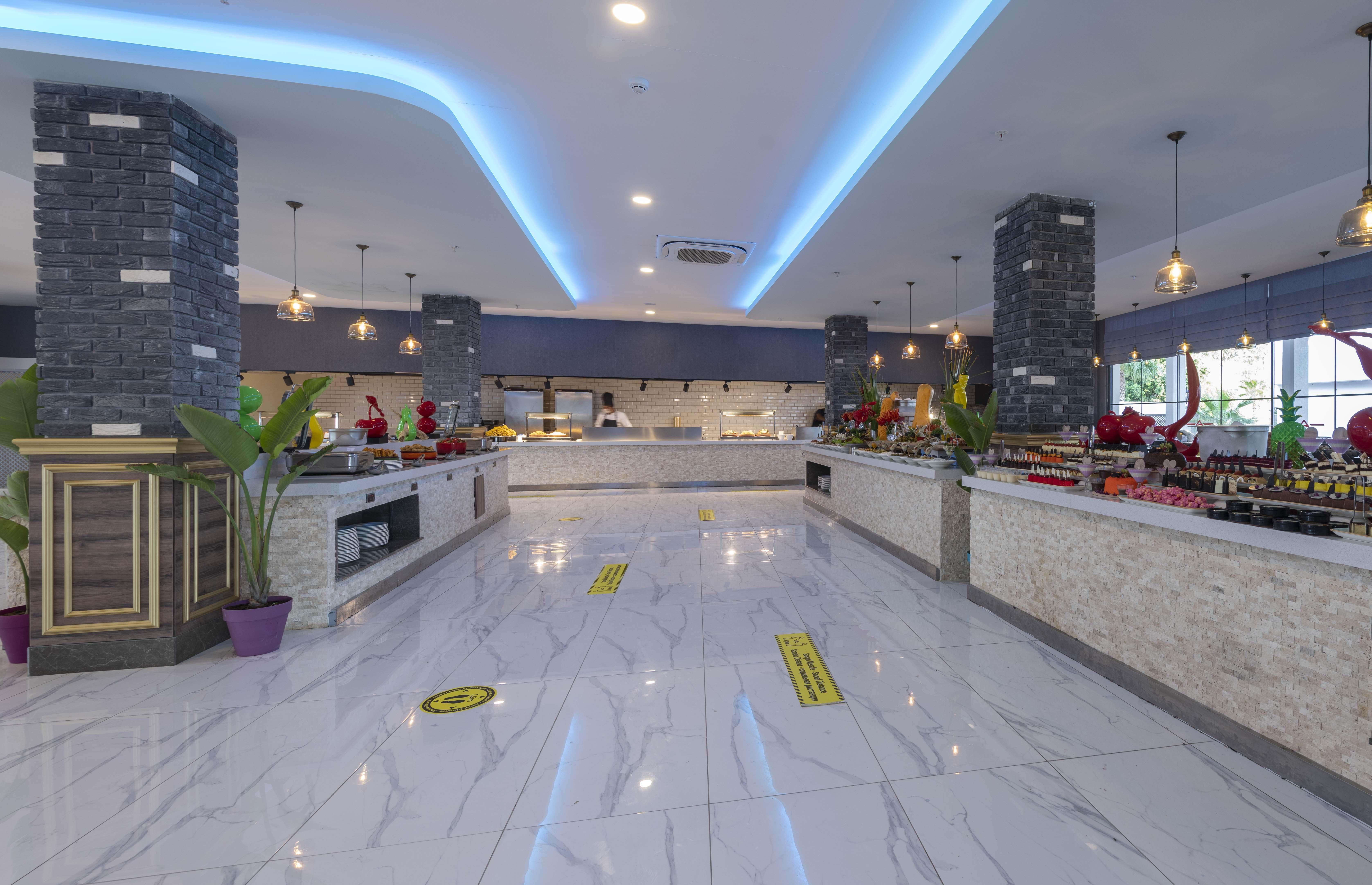 Royal Towers Lara Hotel อันตัลยา ภายนอก รูปภาพ