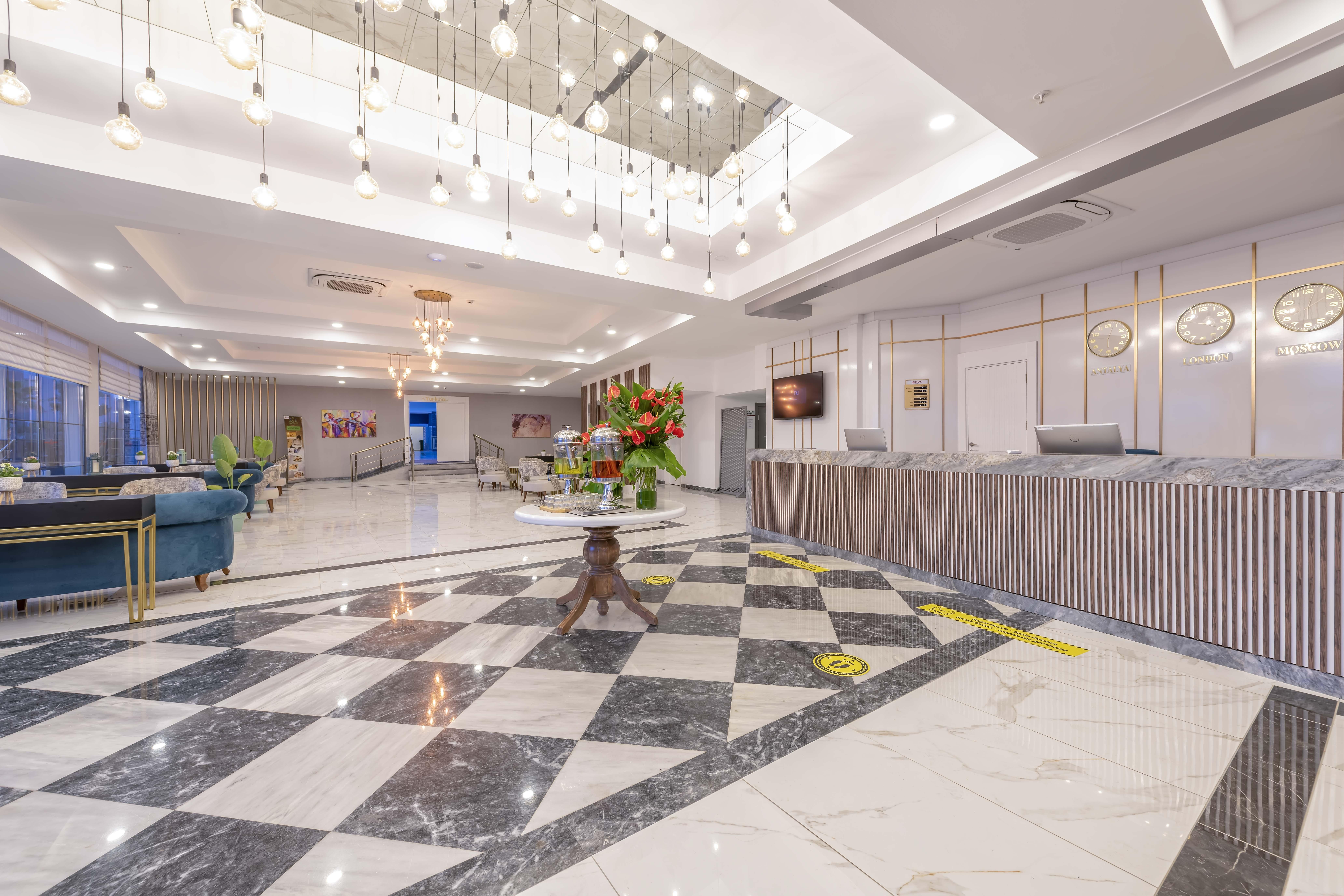 Royal Towers Lara Hotel อันตัลยา ภายนอก รูปภาพ